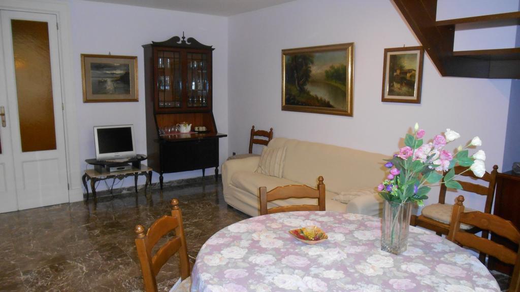 Casa Sannazzaro Διαμέρισμα Νάπολη Δωμάτιο φωτογραφία