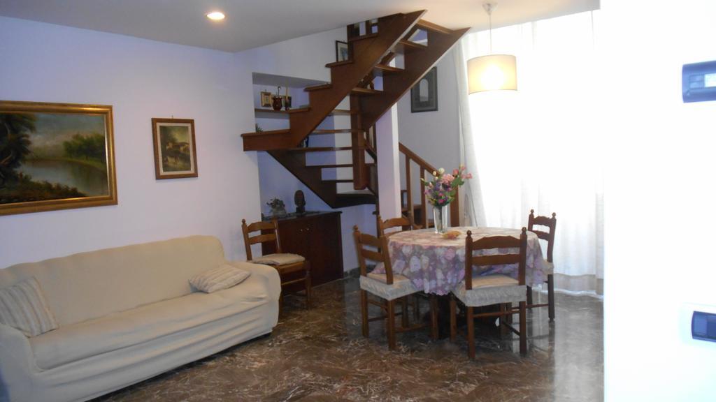 Casa Sannazzaro Διαμέρισμα Νάπολη Δωμάτιο φωτογραφία
